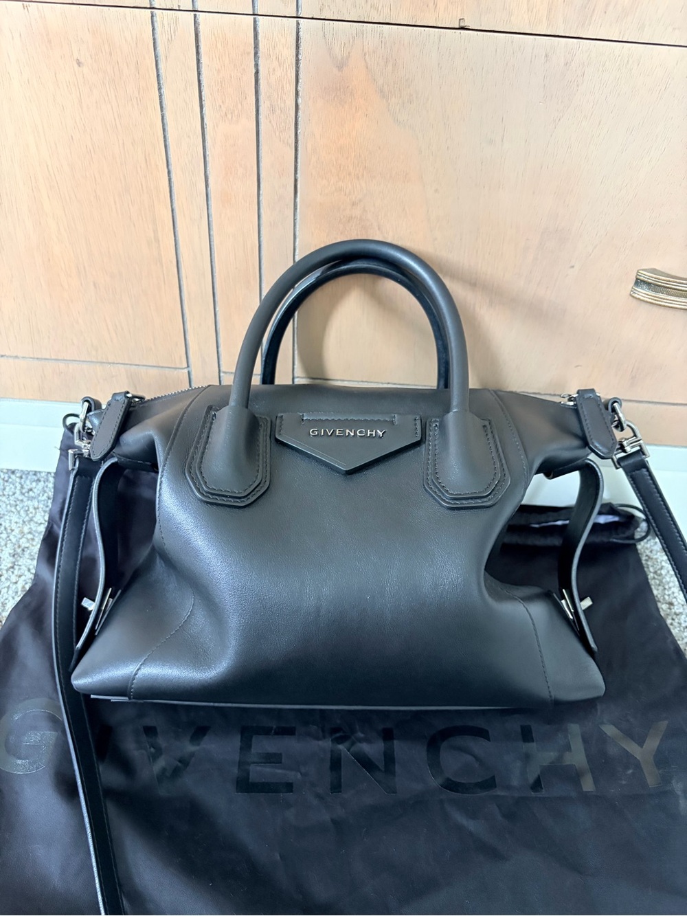Givenchy Small Antigona Soft bag in smooth leather